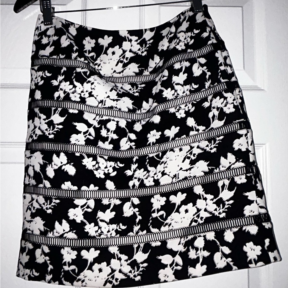 WHBM Floral Black and White Women's Skirt
